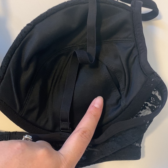 2 Bra Set! Size C36 and medium Black la senza with removable push up inserts - Picture 10 of 11